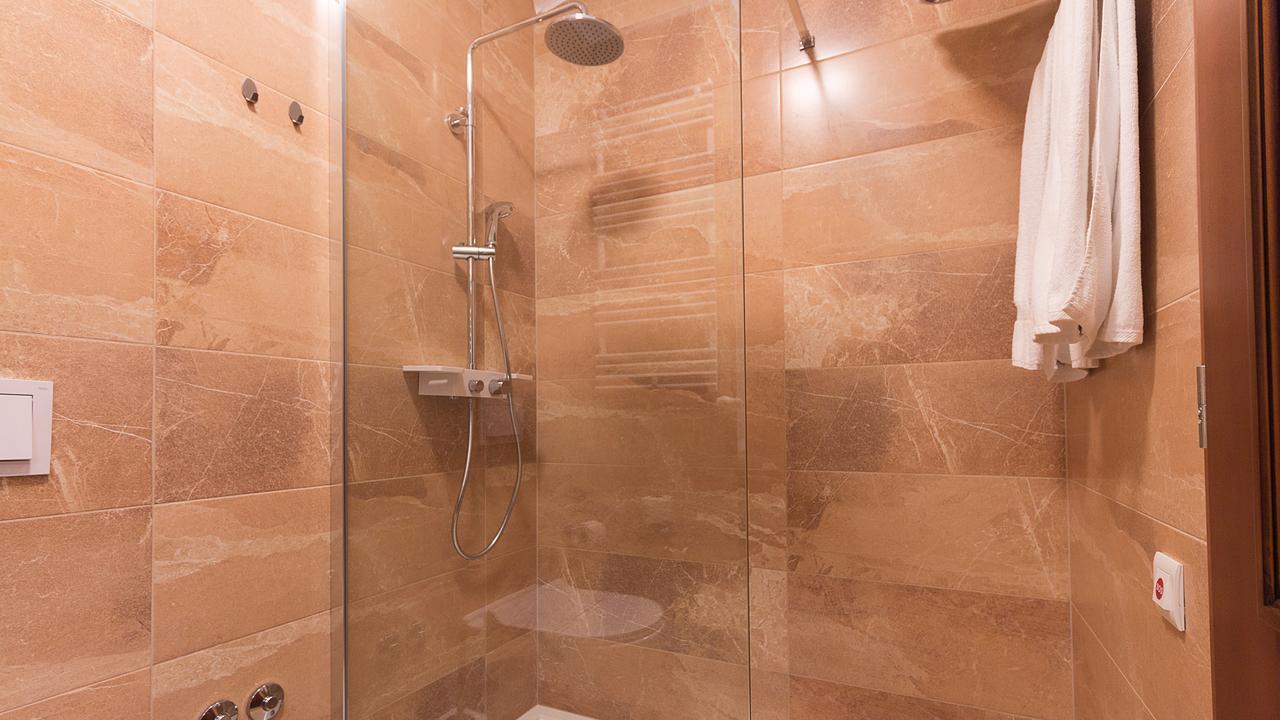 Hotel Maroon ザグレブ エクステリア 写真