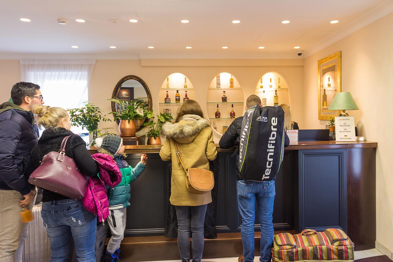 Hotel Maroon ザグレブ エクステリア 写真