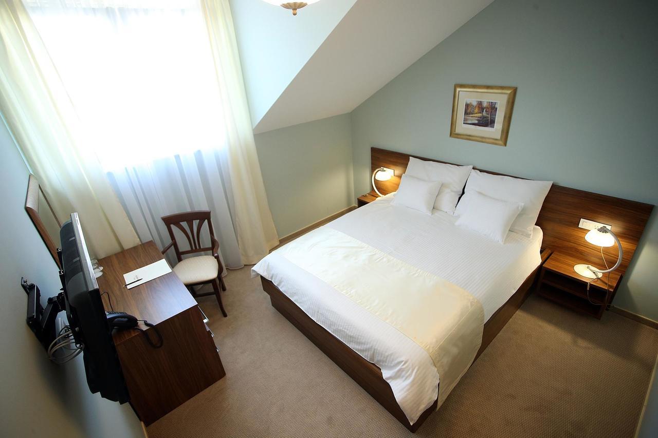 Hotel Maroon ザグレブ エクステリア 写真
