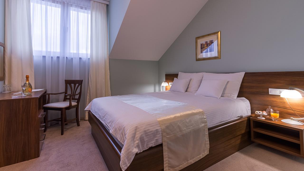 Hotel Maroon ザグレブ エクステリア 写真